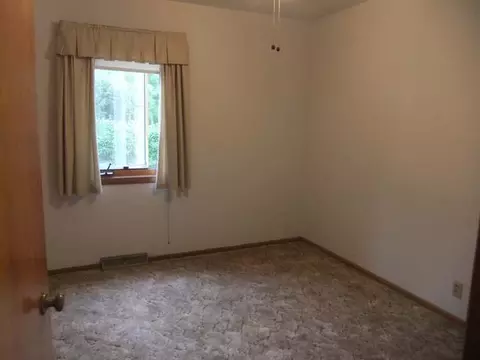 335 2nd St NE, Garrison, ND 58540 photo 9