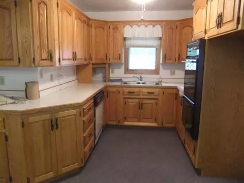 335 2nd St NE, Garrison, ND 58540 photo 2