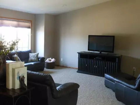 2963 Remuda Dr, Bismarck, ND 58503 photo 4