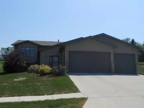 2963 Remuda Dr, Bismarck, ND 58503 photo 1