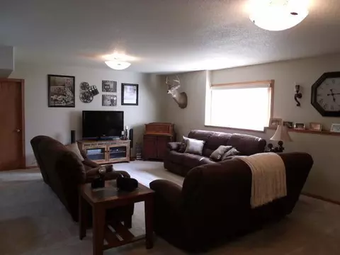 1107 Horseman Lp, Bismarck, ND 58501 photo 7