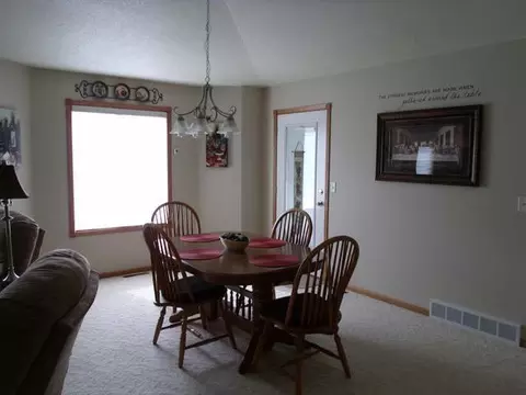 1107 Horseman Lp, Bismarck, ND 58501 photo 5