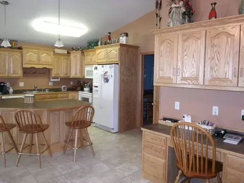 1107 Horseman Lp, Bismarck, ND 58501 photo 3