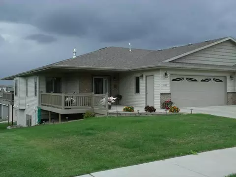 1107 Horseman Lp, Bismarck, ND 58501 photo 1