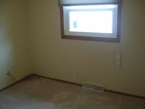 318 Interstate Ave W, Bismarck, ND 58503 photo 16