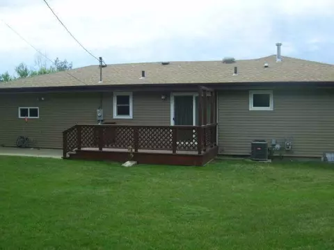 318 Interstate Ave W, Bismarck, ND 58503 photo 2