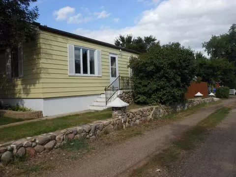 217 Hill St, Bismarck, ND 58504 photo 1