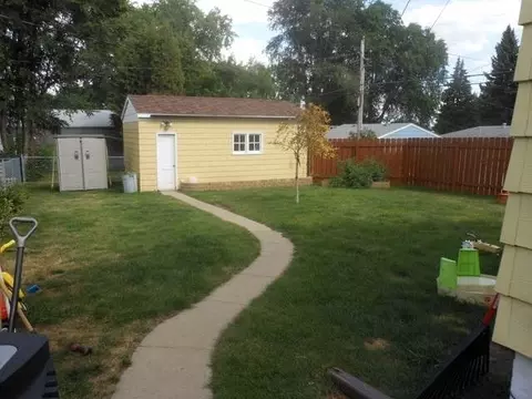 217 Hill St, Bismarck, ND 58504 photo 2
