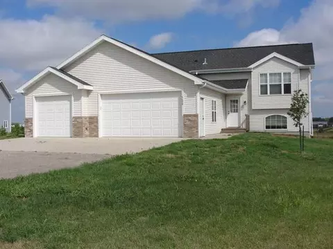 5608 Copper Pt, Bismarck, ND 58504 photo 1