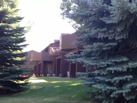 465 Brandon Dr E, Bismarck, ND 58503 photo 2