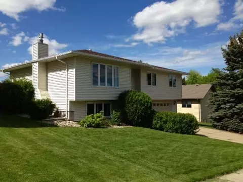 3012 E Avenue Ave E, Bismarck, ND 58501 photo 1