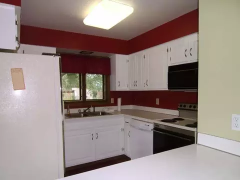1714 3rd St S, Bismarck, ND 58504 photo 3