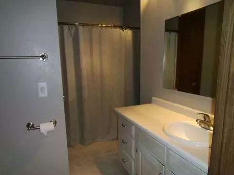 1714 3rd St S, Bismarck, ND 58504 photo 9