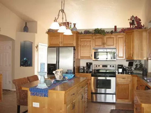 1616 Crane Dr, Bismarck, ND 58501 photo 2