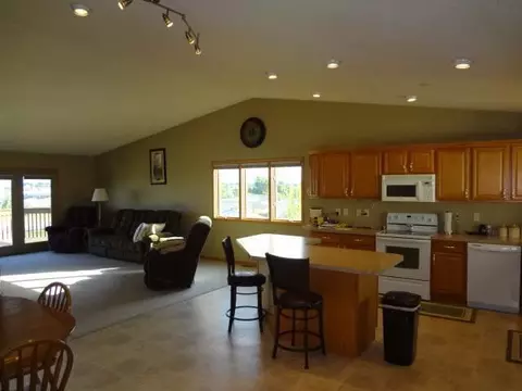 731 Brome Lp, Bismarck, ND 58503 photo 1