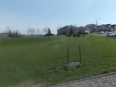 1900 Valley Dr, Bismarck, ND 58503 photo 3