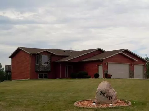 7200 Quartz, Bismarck, ND 58503 photo 1