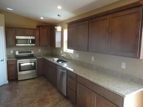 1013 Calvert Ci, Bismarck, ND 58501 photo 4
