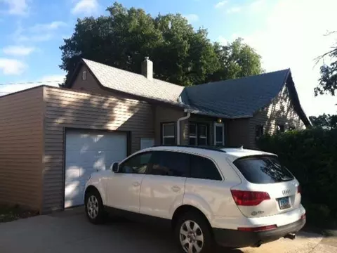 301 Collins Ave, Mandan, ND 58554 photo 2