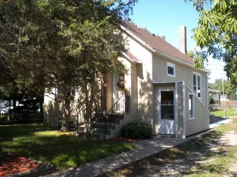 1714 Rosser Ave E, Bismarck, ND 58501 photo 1