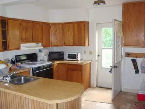 207 Broadway Ave, Steele, ND 58482 photo 8