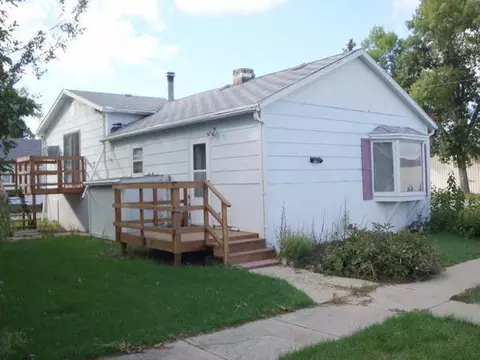 207 Broadway Ave, Steele, ND 58482 photo 4