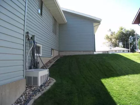 1724 Divide Ave E, Bismarck, ND 58501 photo 32