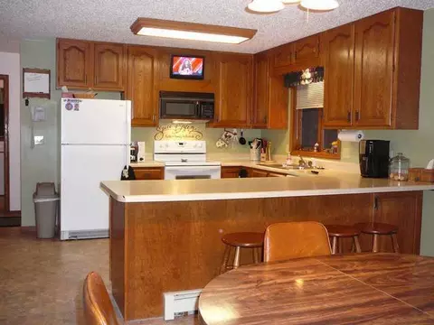 7505 Ash Ln, Bismarck, ND 58503 photo 3