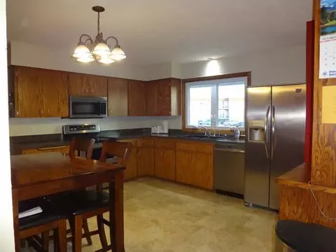 324 Interstate Ave W, Bismarck, ND 58501 photo 3