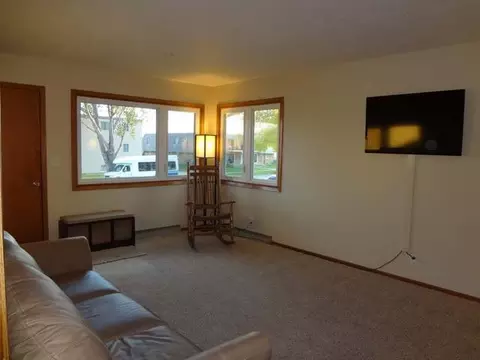 324 Interstate Ave W, Bismarck, ND 58501 photo 5