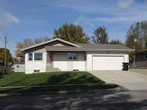 324 Interstate Ave W, Bismarck, ND 58501 photo 1