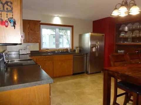 324 Interstate Ave W, Bismarck, ND 58501 photo 10