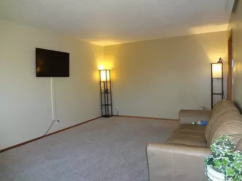 324 Interstate Ave W, Bismarck, ND 58501 photo 9