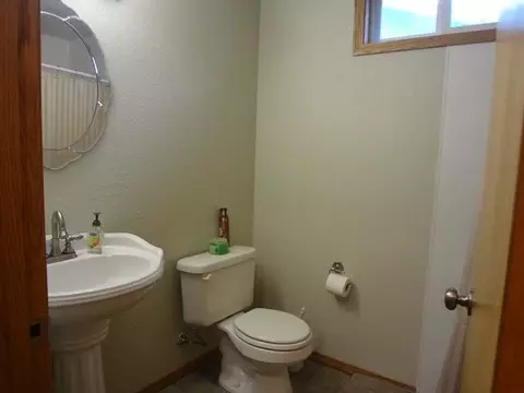 324 Interstate Ave W, Bismarck, ND 58501 photo 19