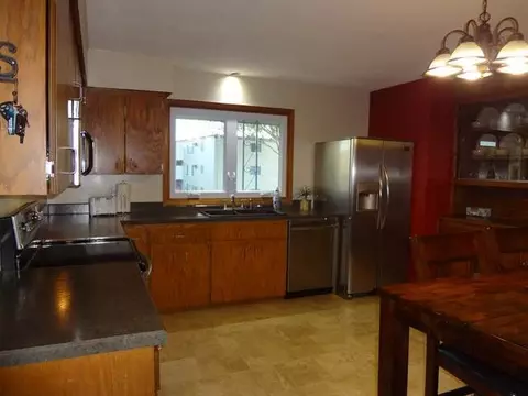 324 Interstate Ave W, Bismarck, ND 58501 photo 4