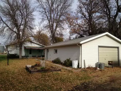 205 Front St, Beulah, ND 58523 photo 14