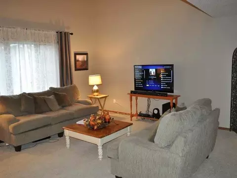 1925 Capitol Ave E, Bismarck, ND 58501 photo 2