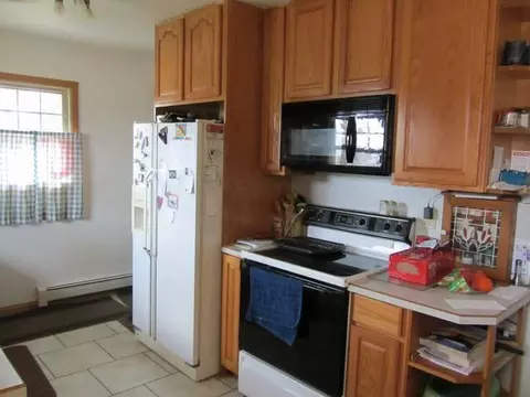 1300 Monte Dr NW, Mandan, ND 58554 photo 2