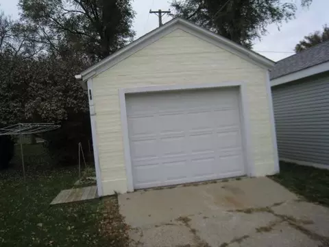1908 Rosser Ave E, Bismarck, ND 58501 photo 3