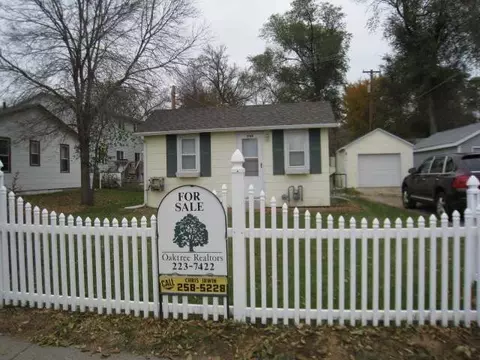 1908 Rosser Ave E, Bismarck, ND 58501 photo 1