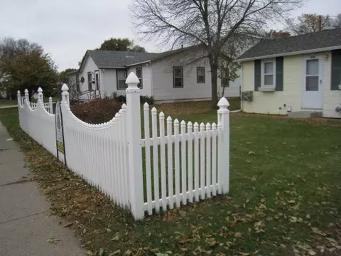 1908 Rosser Ave E, Bismarck, ND 58501 photo 2