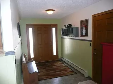 403 16th St NW, Mandan, ND 58554 photo 3