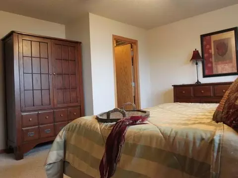 856 San Angelo Dr, Bismarck, ND 58504 photo 10