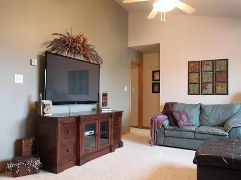 856 San Angelo Dr, Bismarck, ND 58504 photo 8