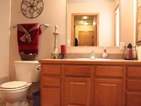 856 San Angelo Dr, Bismarck, ND 58504 photo 13