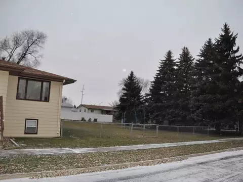 1707 2nd St NE, Mandan, ND 58554 photo 2
