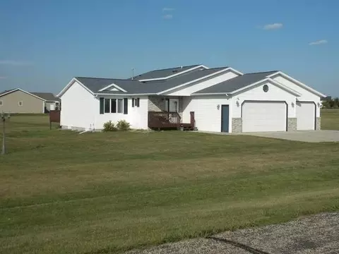 7128 Keepsake Ln, Bismarck, ND 58501 photo 2