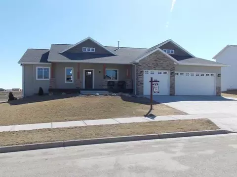 4723 Boulder Ridge Rd, Bismarck, ND 58503 photo 1