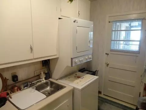 913 Midway Dr, Bismarck, ND 58501 photo 9