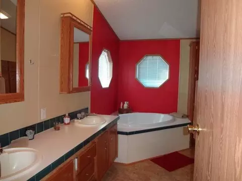 5131 Redcoat Loop, Bismarck, ND 58503 photo 11